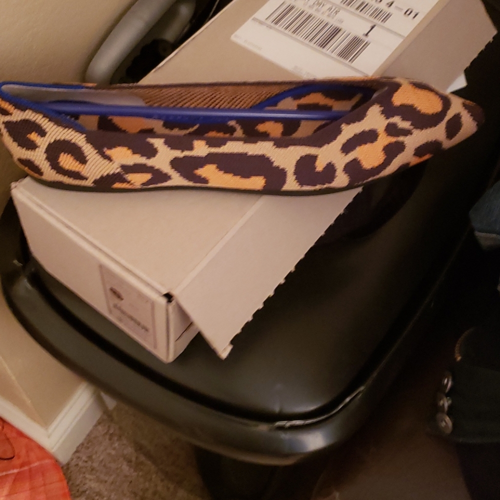Rothy's point flat in big cat print (cheetah)
